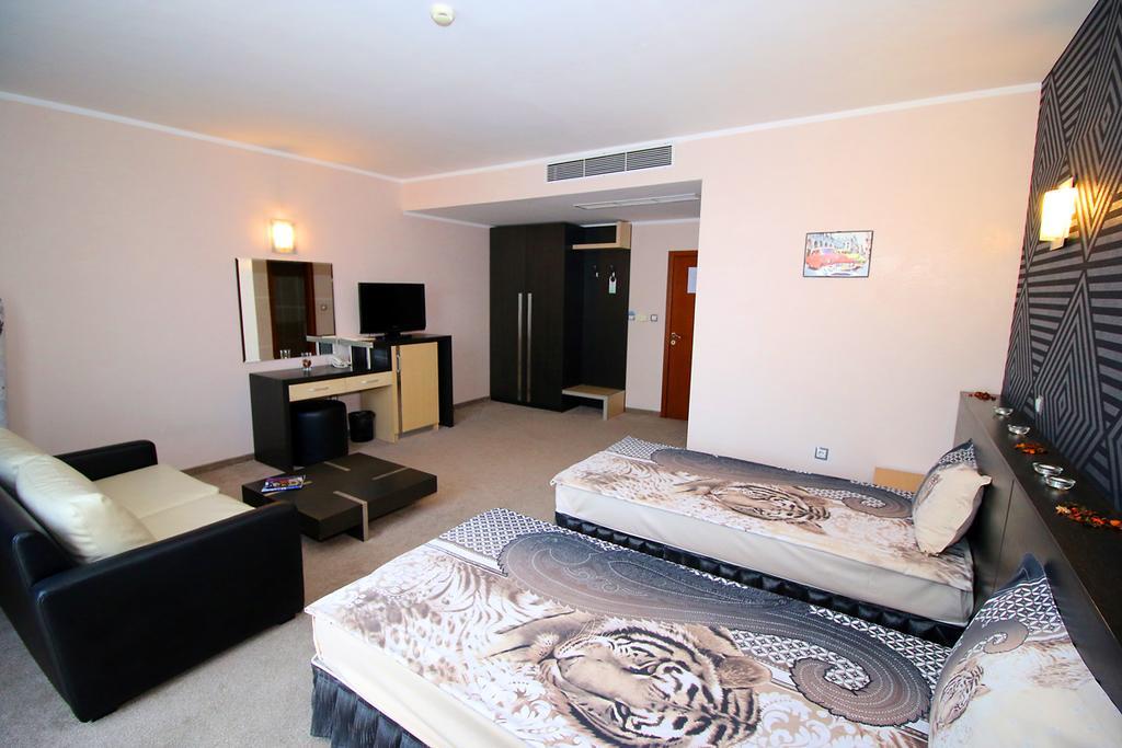 Hotel Noris Plovdiv Habitación foto