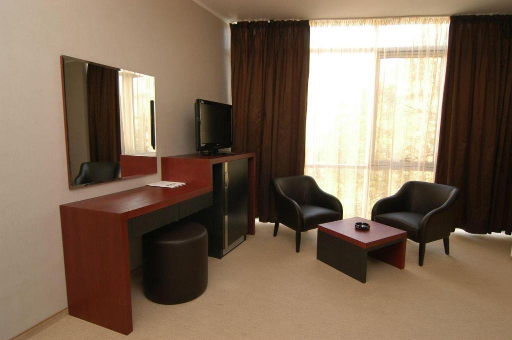 Hotel Noris Plovdiv Habitación foto